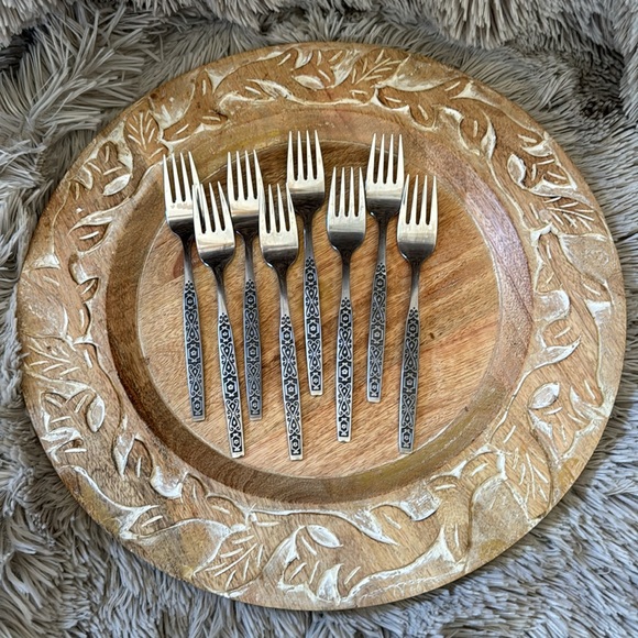 ONEIDA STAINLESS FLATWARE SET PLUS EXTRAS SPANISH MOOD PATTERN EUC - Picture 4 of 14